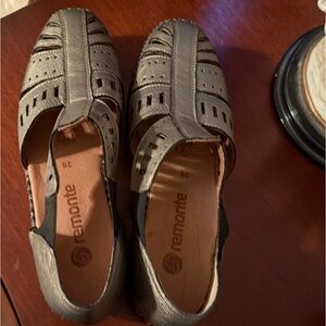 Remonte Womens Metallic Gray Leather Slip-on Shoes size 38